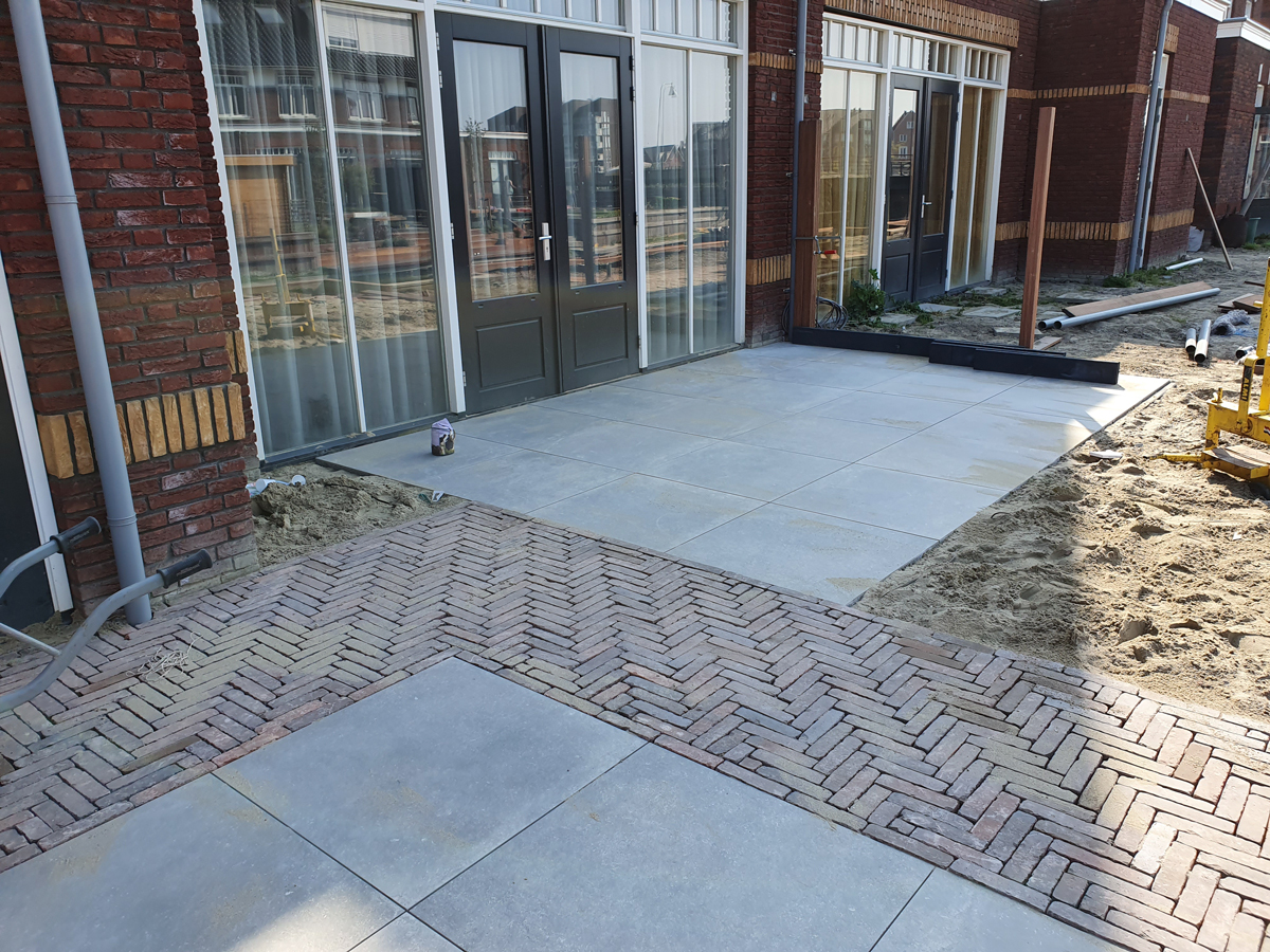 Hoveniersbedrijf-Beens-tuin-met-beschoeiing-1